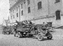 1945, květen, kolona vozidel RA